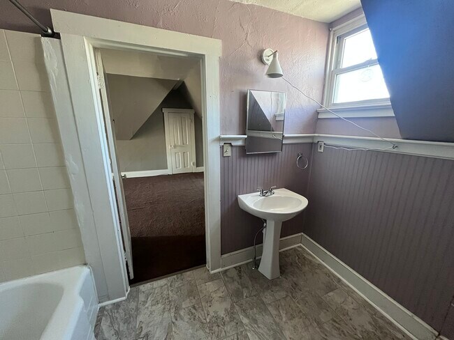 Building Photo - Sunbury Building