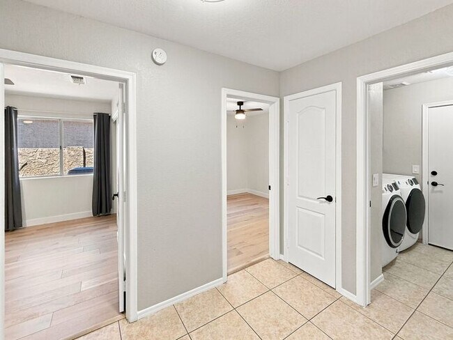 Building Photo - 4 Bedroom Home in the Heart of Ahwatukee for Rent