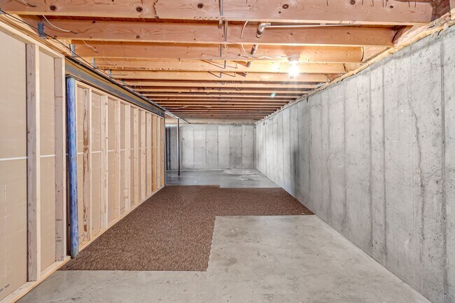 Building Photo - Charming 3-Bedroom Family Home in Orchard Mesa with Incredible Views!!!