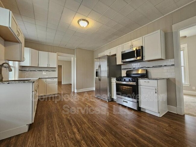 Building Photo - 1105 Woodward St