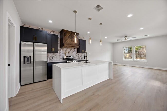 Building Photo - 8310 Mariah St