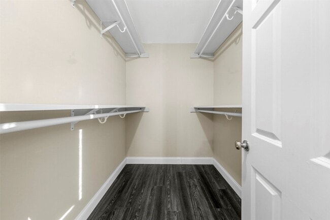 Building Photo - 818 Reinke Rd