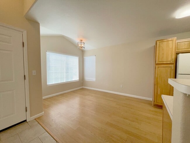 Building Photo - 3 bedroom condo in Broomfield! Master bedr...