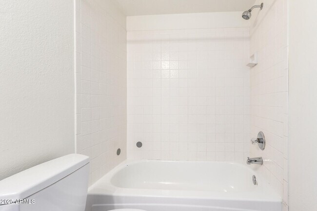 Building Photo - 13627 N Hamilton Dr