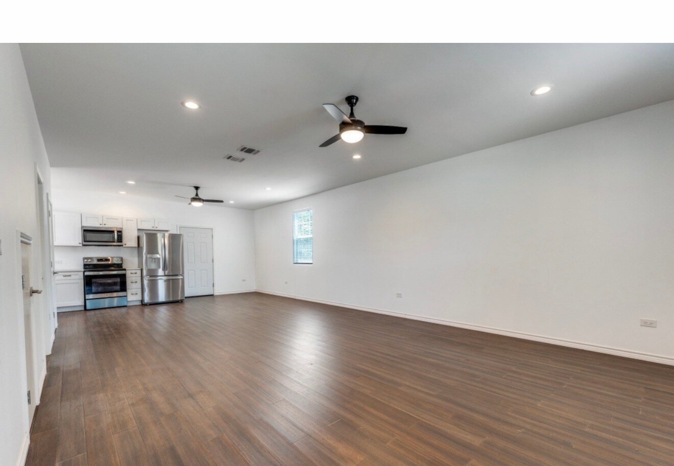 Building Photo - 156 Pioneer Rd