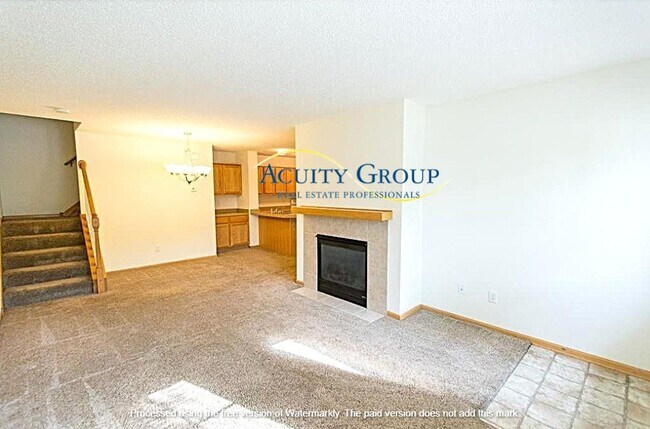 Building Photo - 3BR, 2 1/2 BA Townhome