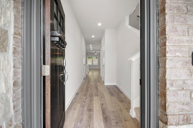 Building Photo - 7922 Alset Dr