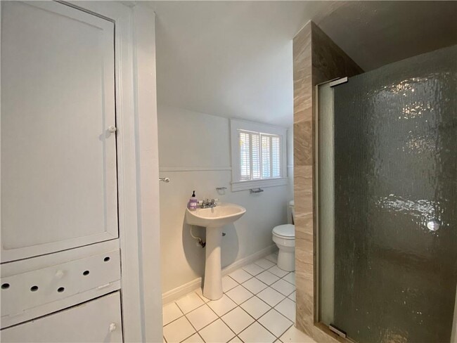 Building Photo - 2608 W 8th St