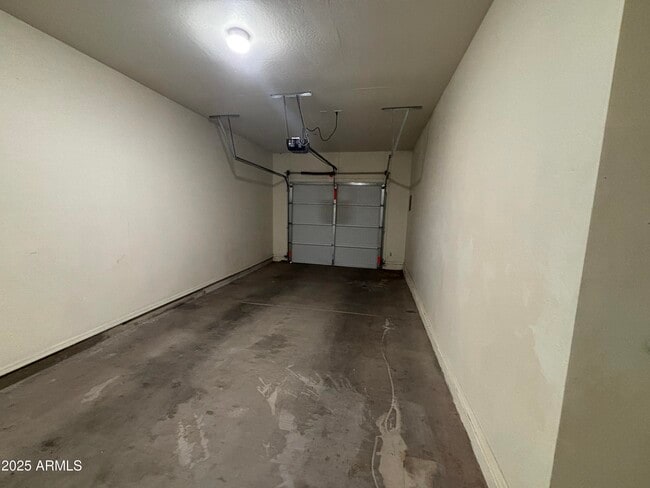 Building Photo - 864 Tiablanca Rd