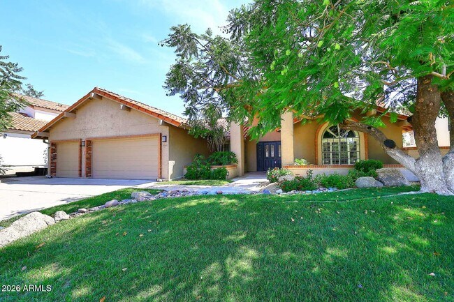 Building Photo - 9969 E Bayview Dr