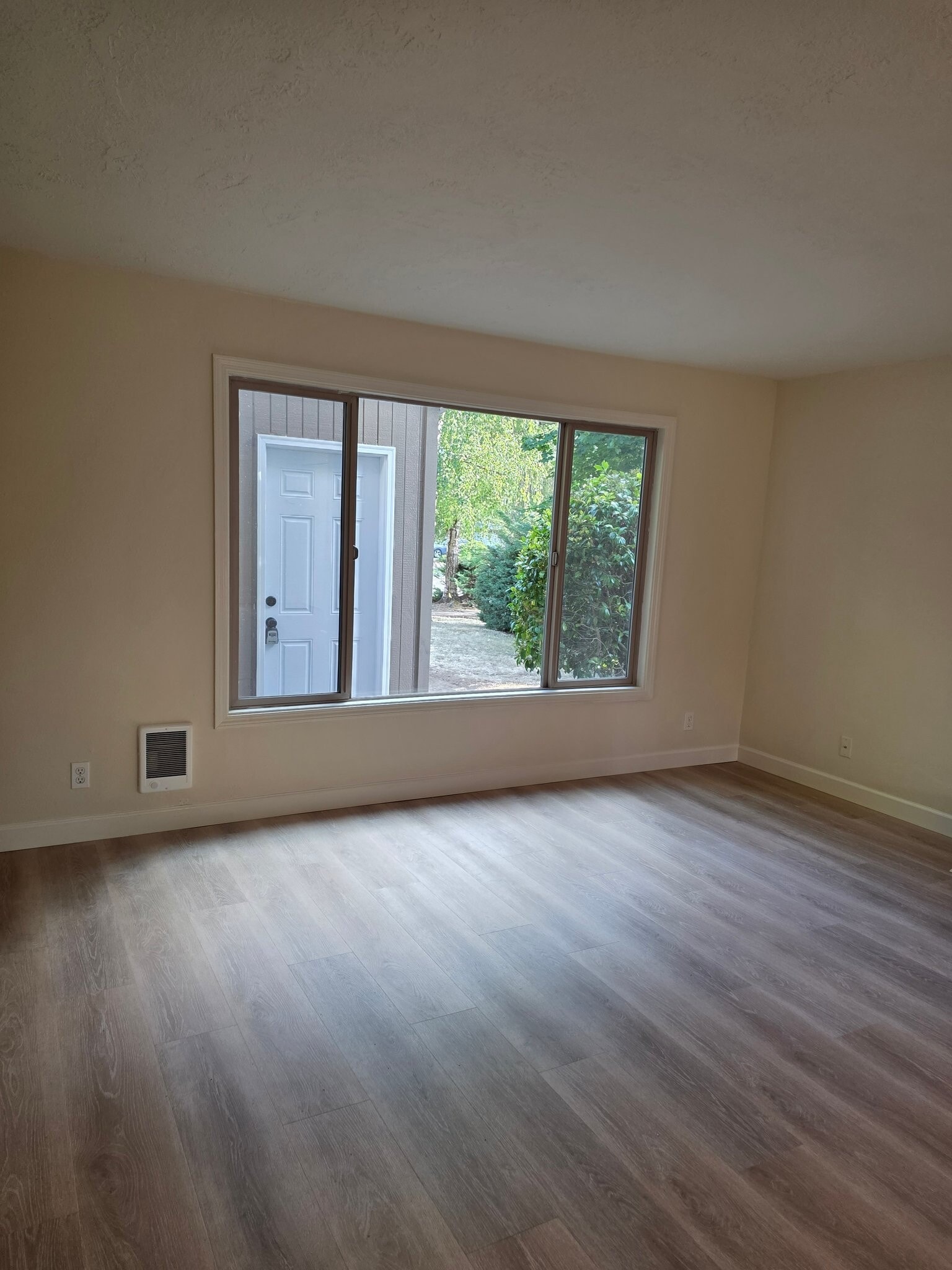 Building Photo - 1373 Fabry Rd SE