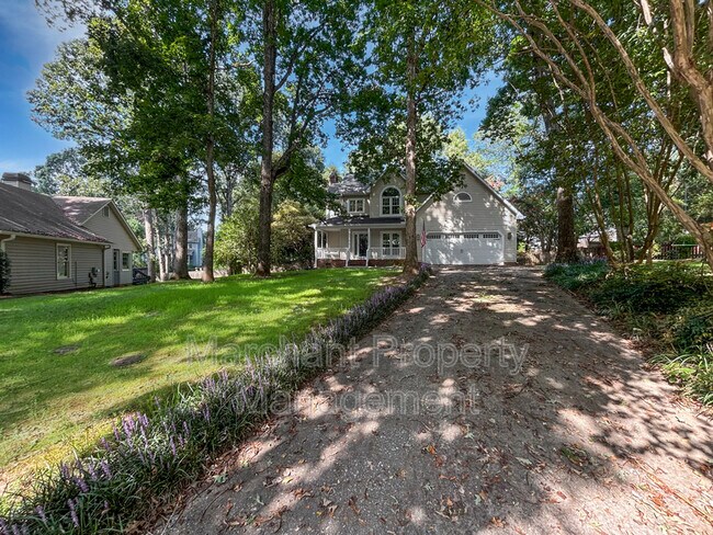 Building Photo - 7 Waxwing Ct