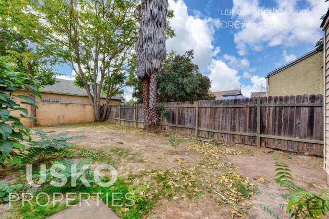 Building Photo - "Charming 2-Bedroom Duplex on Mendocino Bl...