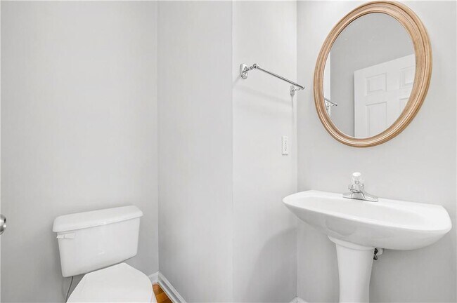 Building Photo - 2113 Worrall Hill Dr