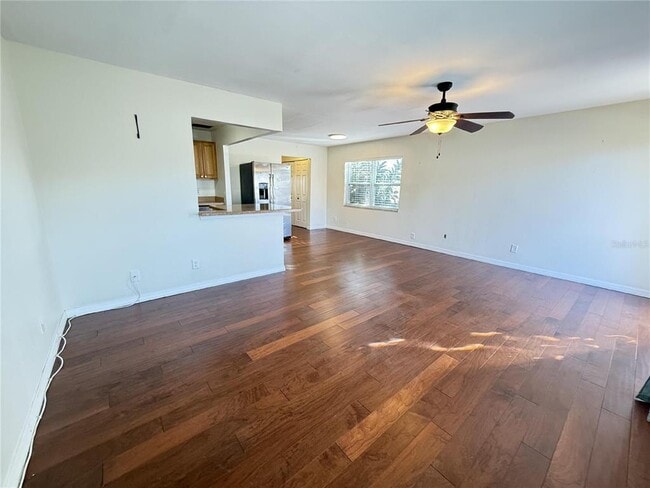 Building Photo - 2202 Clubhouse Dr