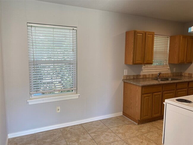 Building Photo - 311 S 3rd St