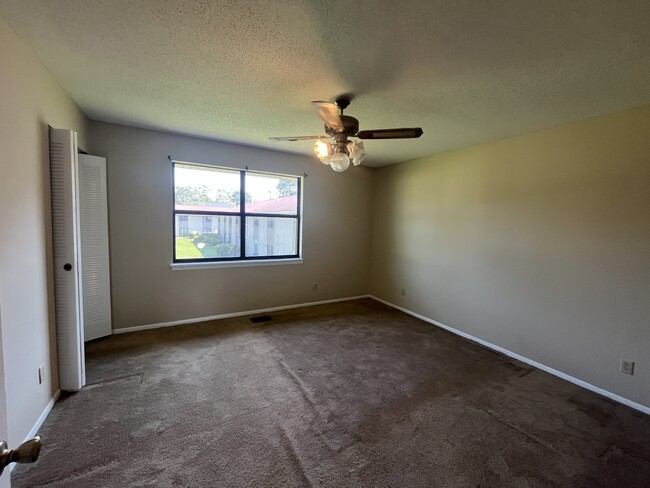 Building Photo - 901 Olmstead Dr