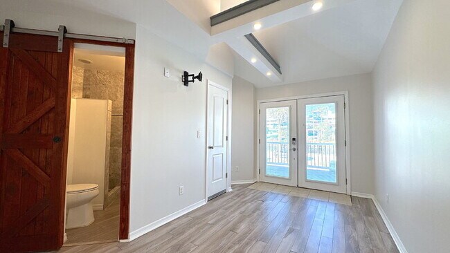 Building Photo - 215 N Wild Olive Ave