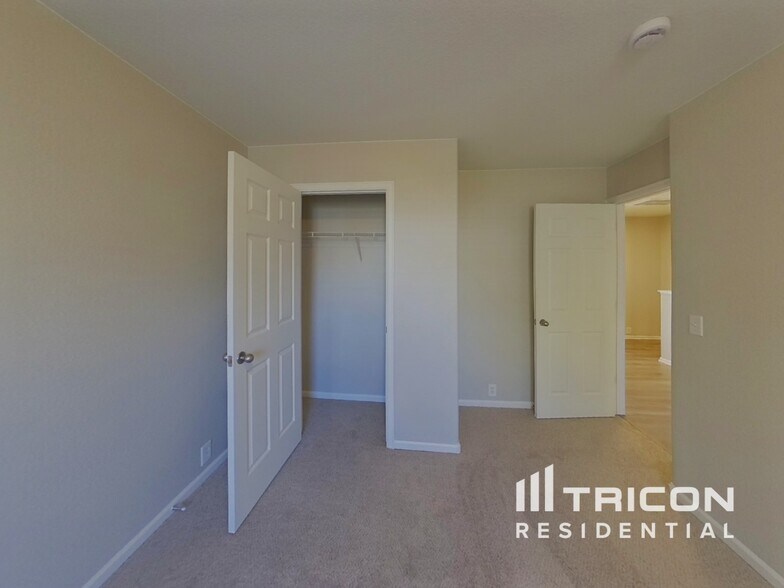 Building Photo - 2729 Brooksedge View