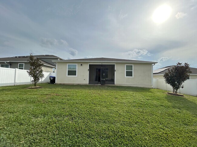 Building Photo - Magnetite Loop