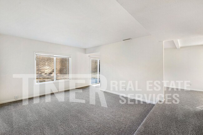 Building Photo - 2800 Sarina Ct