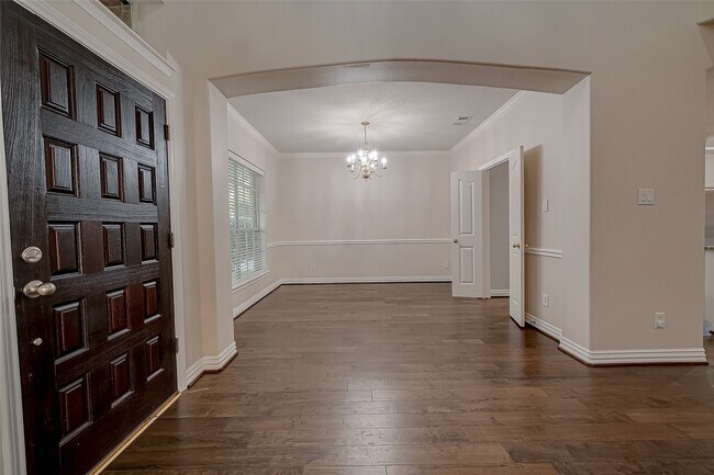 Building Photo - 3827 Garden Way