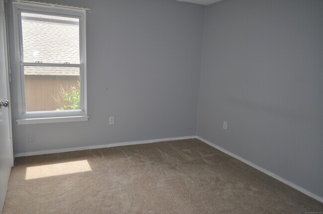 Building Photo - 66 Mallard Dr