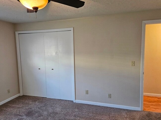 Building Photo - 3Bd/2Ba Single Story Home-For viewing!