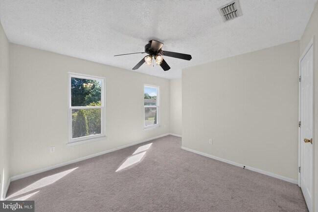 Building Photo - 2377 Tawny Dr