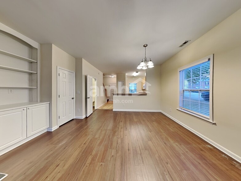 Building Photo - 129 Buchanan Ln