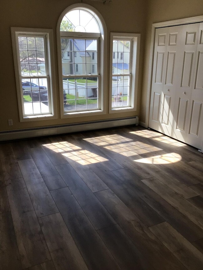 Building Photo - "Discover Spacious Comfort at 36-1 Leo's Way: 3-Bedroom Haven with 2.5 Bathrooms in Alburgh, VT!"