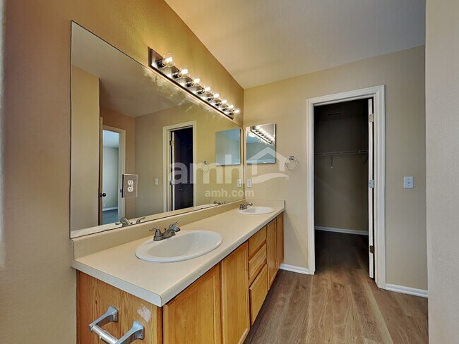 Building Photo - 1131 White Stone Way