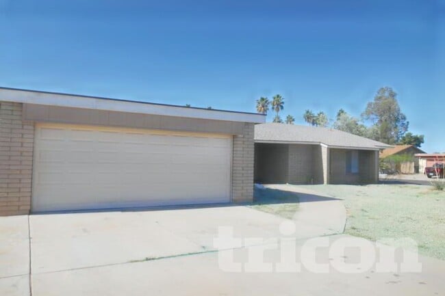 Building Photo - 823 W Juanita Cir