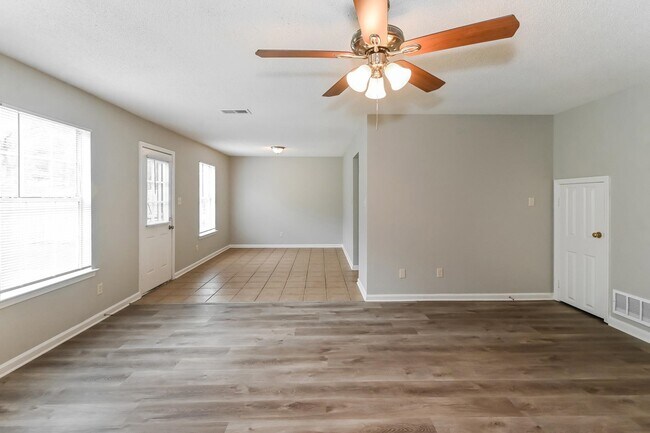 Building Photo - 4838 Mistic Lake Dr