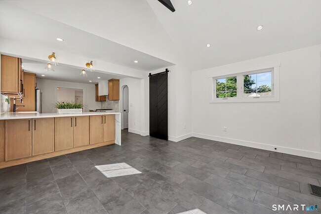 Building Photo - 91 Lockwood Rd