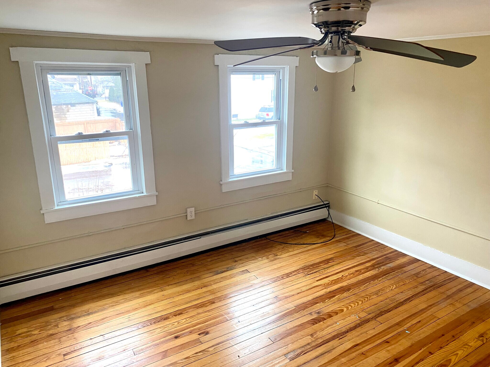 Building Photo - 19 Center St