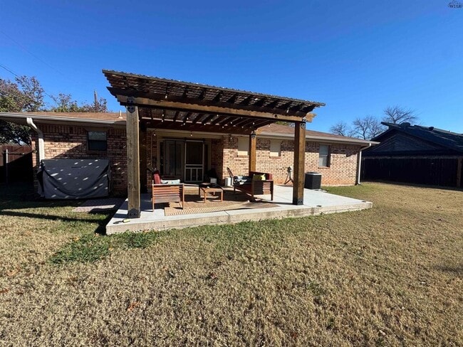 Building Photo - 4422 McNiel Ave