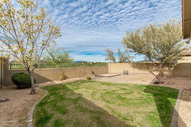 Building Photo - 5 bedroom home in the Anthem Parkside