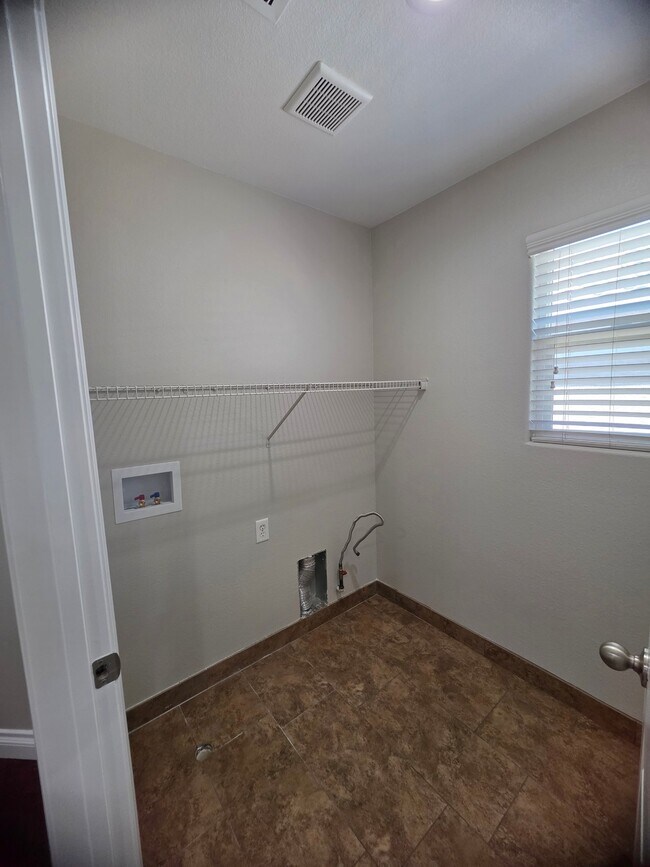 Building Photo - 1615 Legato Falls St