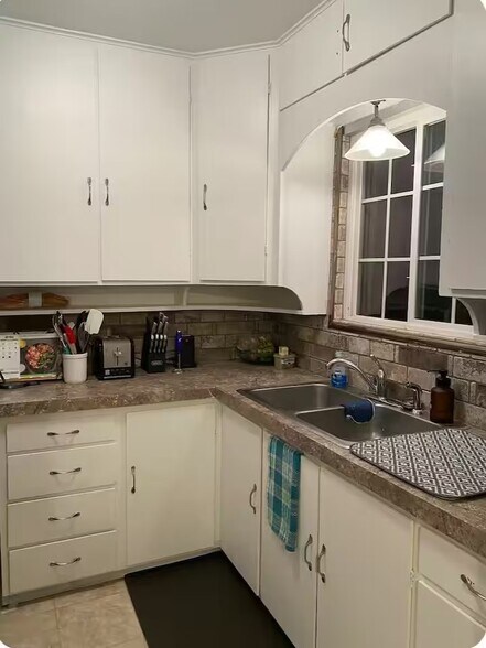 Kitchen - 503 Main St