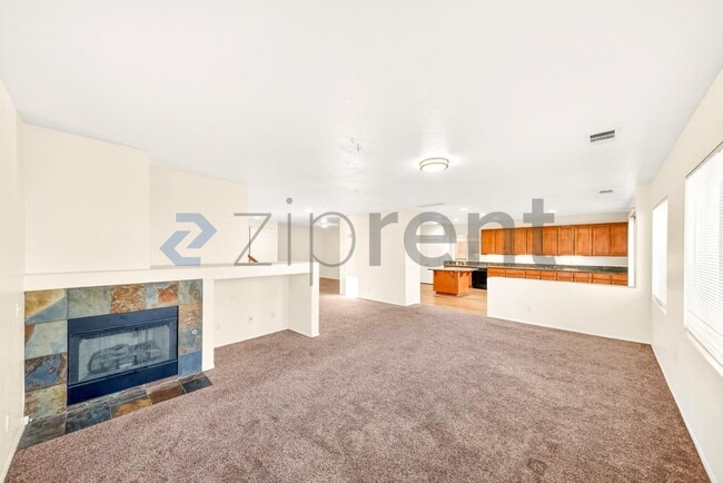 Building Photo - 6085 Medinah St