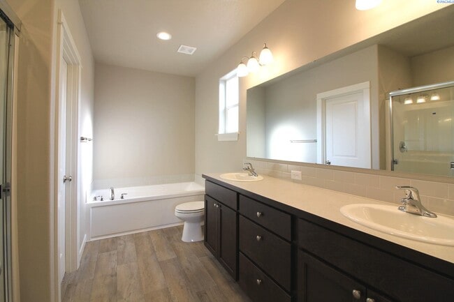 Building Photo - 3 Bed/2 Bath Home in West Pasco