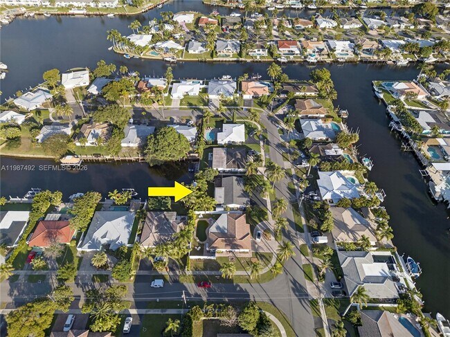 Building Photo - 371 SE 3rd St