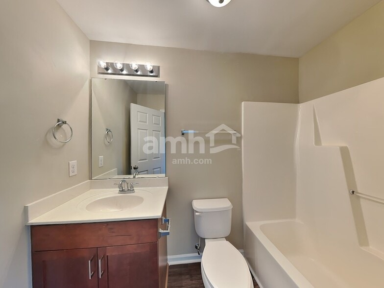 Building Photo - 79 Wolf Creek Ln