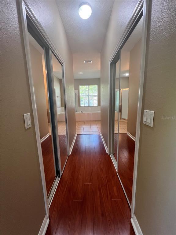 Building Photo - 1590 Cherry Lake Way