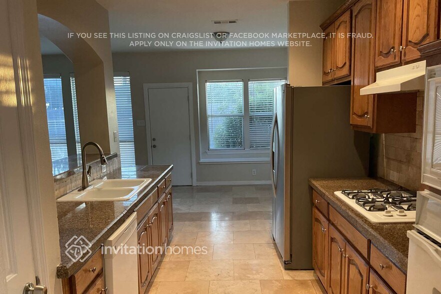 Building Photo - 4633 Poppy Hills Dr