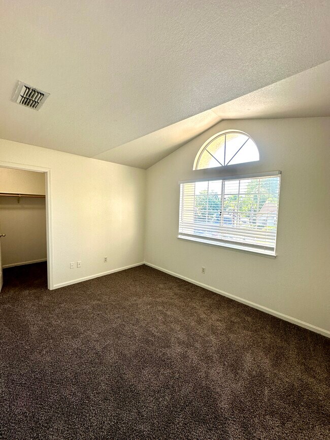 Building Photo - 5805 Devon Dr