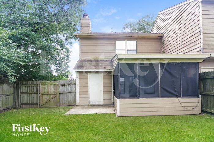 Building Photo - 5864 Ridgehill Dr