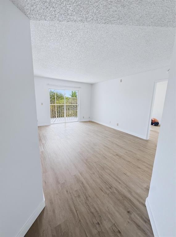 Building Photo - 1516 SE Royal Green Cir