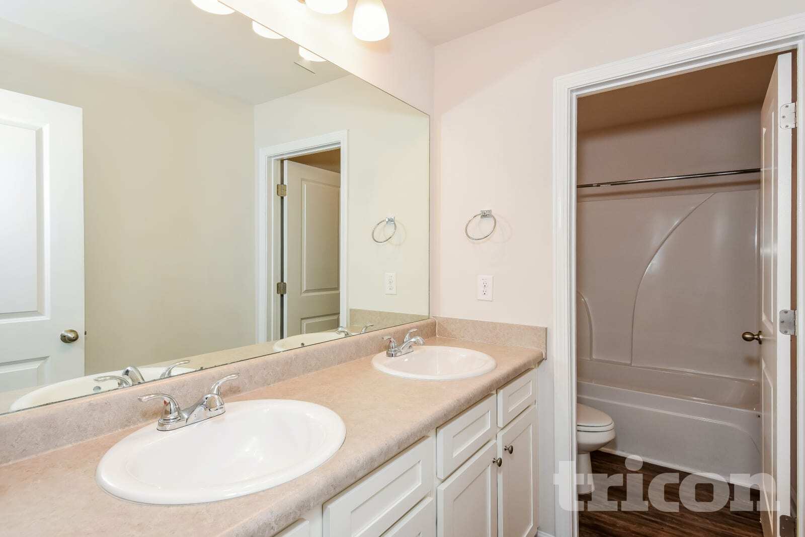 Building Photo - 303 Ireland Ln